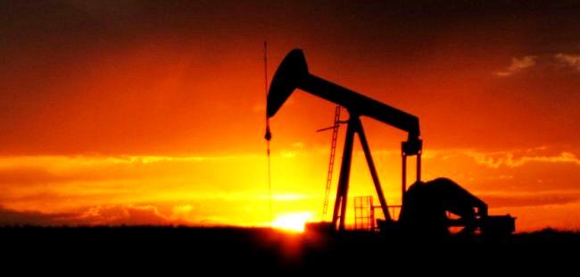 Cene nafte su oslabile dok su pozari u Kanadi i eskalacija tenzija u Libiji podstakli zabrinutost